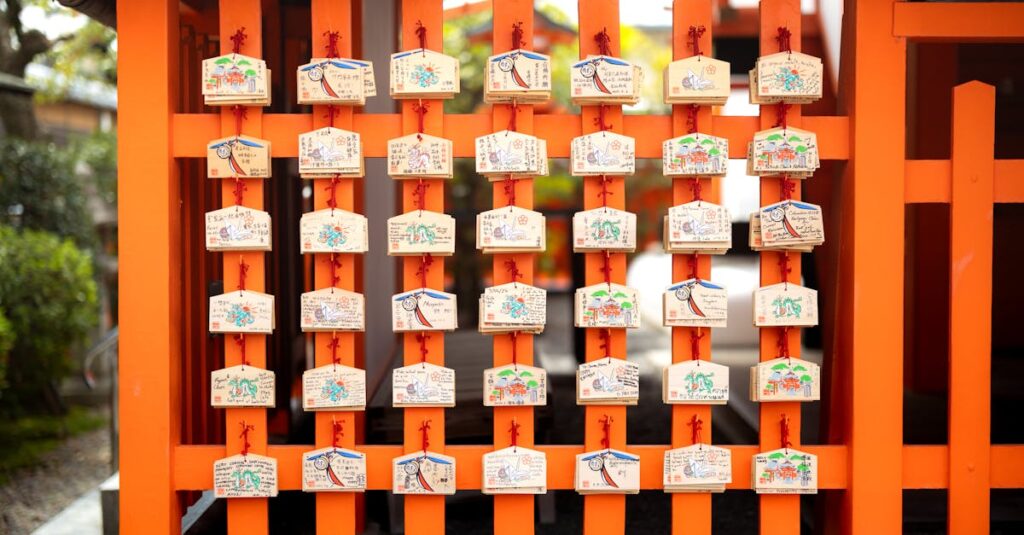 七五三で家族が神社に参拝し、初穂料を納めている温かいシーンのイメージ