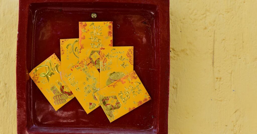 七五三の初穂料にふさわしい封筒の種類と選び方を説明するイラスト