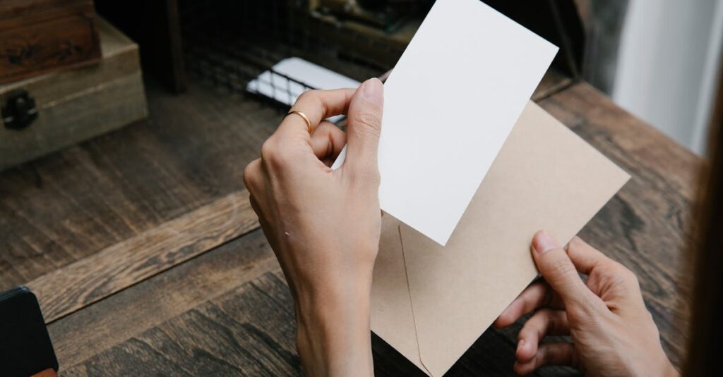 初穂料の封筒と中袋に正しく記入する方法を説明する図解風のイメージ