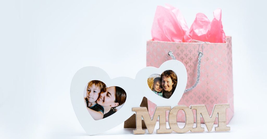 祖父母が孫の七五三祝いとしてフォトアルバムを贈るイメージ画像